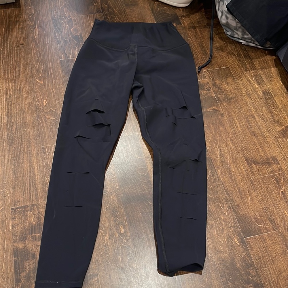 Black alo ripped leggings